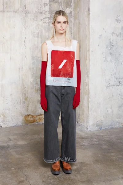 Look 16